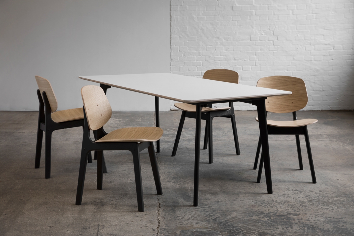 Pandora_Chair_Carsten_Buhl_Design_Black_oak_Salon_Table_Asger-Soelberg_02 (1)