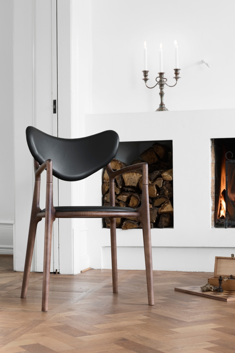 Truenorth-Designs_Salon_Chair_Fireplace_chess_cosy_Hygge_Design_Asger-Soelberg_01